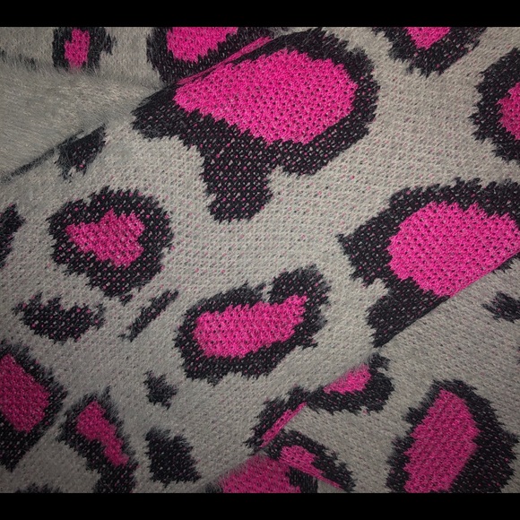 Boutique Leopard Sweater - Picture 2 of 2